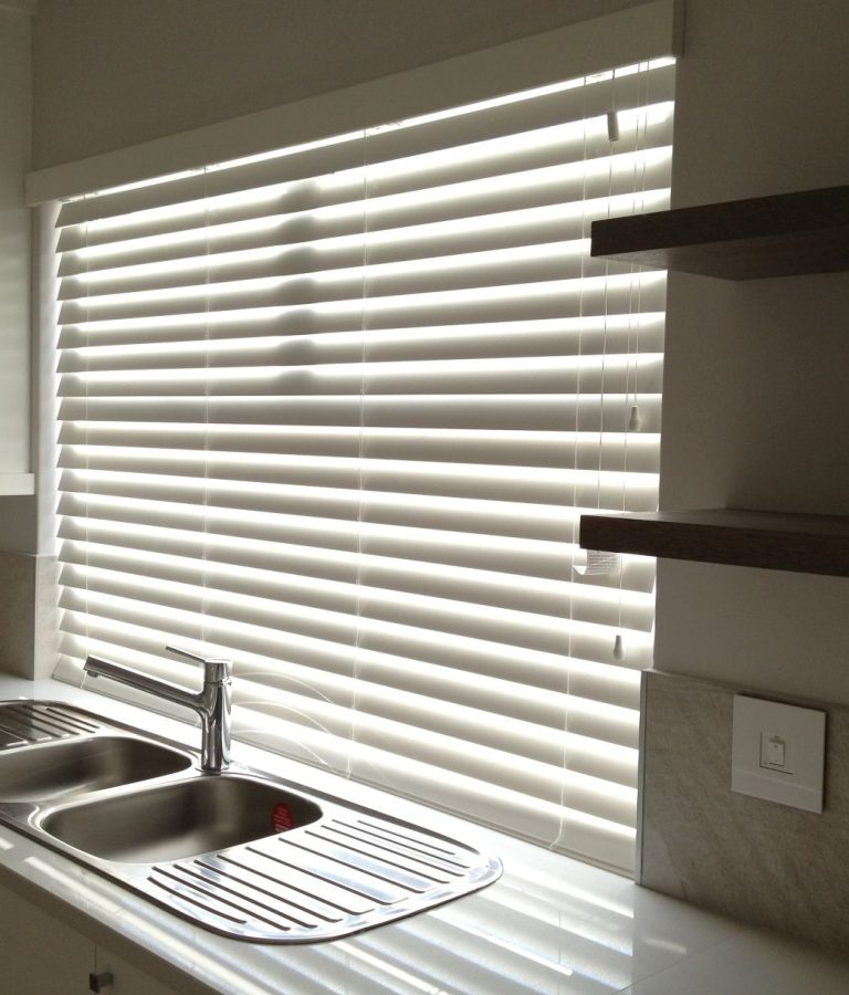 prestige_wooden_windows_blinds1