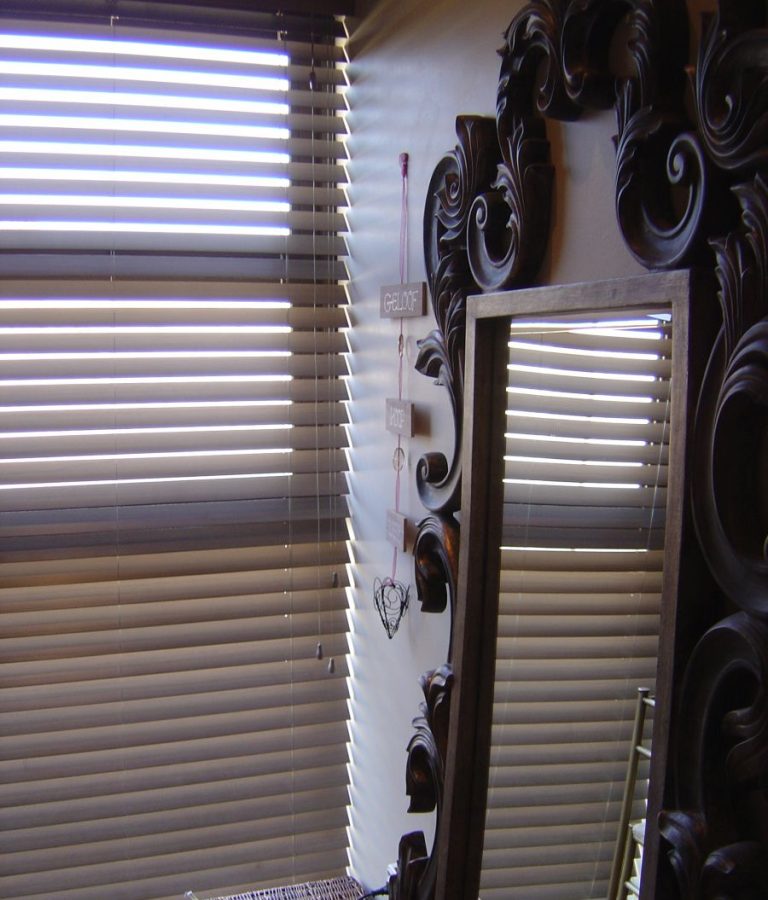 prestige_wooden_windows_blinds3
